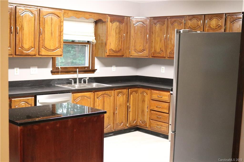 4020 Lake Road Charlotte, NC 28269 - Photo 5 of 33 Gallery Image 5