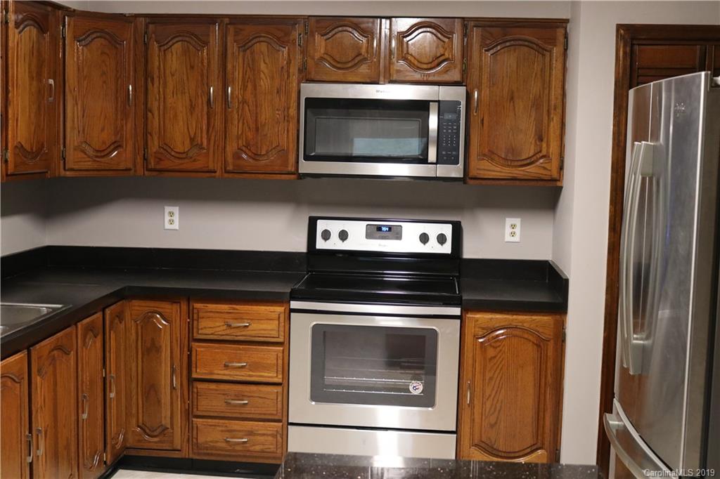 4020 Lake Road Charlotte, NC 28269 - Photo 8 of 33 Gallery Image 8
