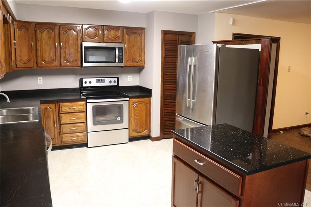 4020 Lake Road Charlotte, NC 28269 - Photo 9 of 33 Gallery Image 9
