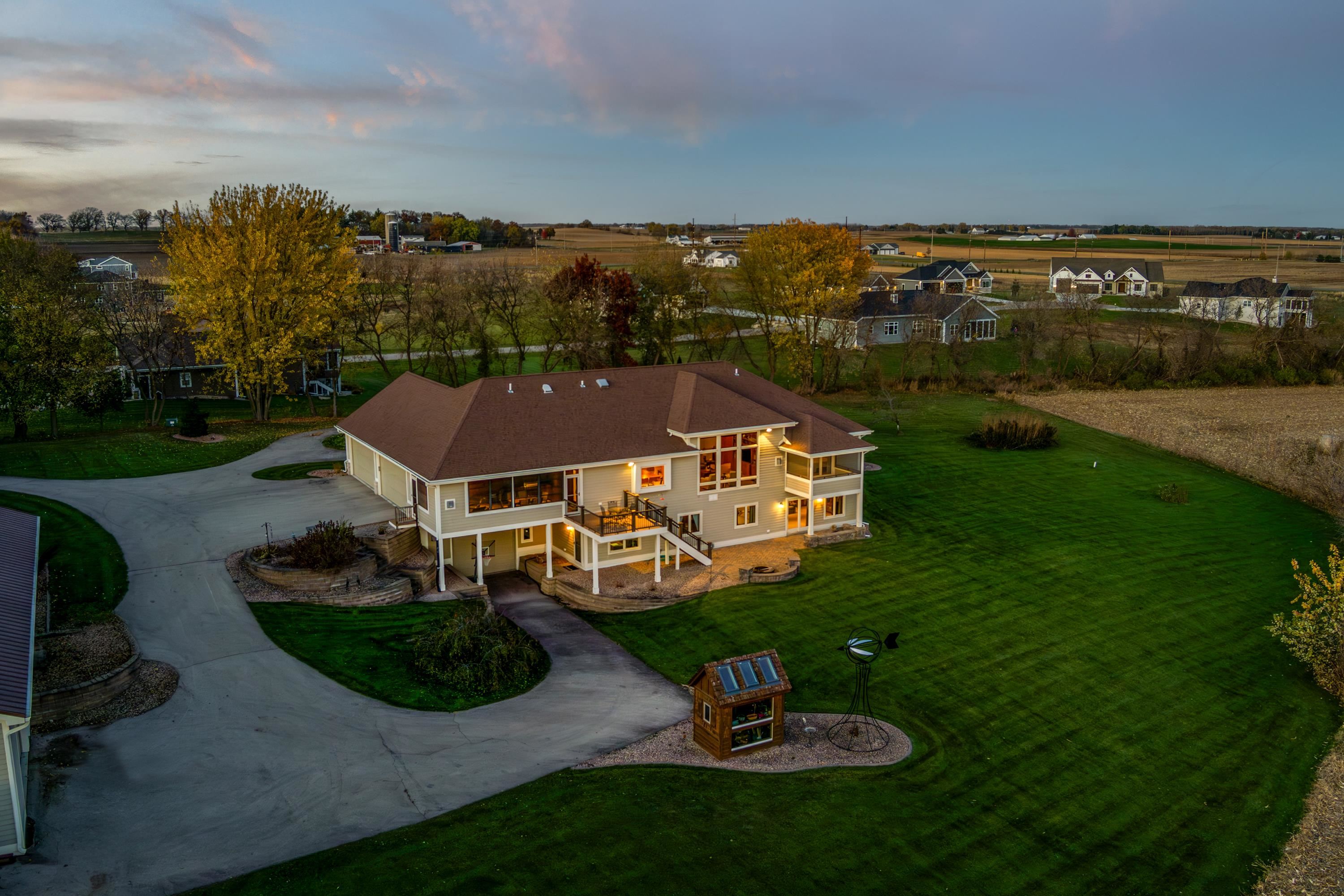 3027 Castleton Crossing Sun Prairie, WI 53590 - Photo 4 of 89