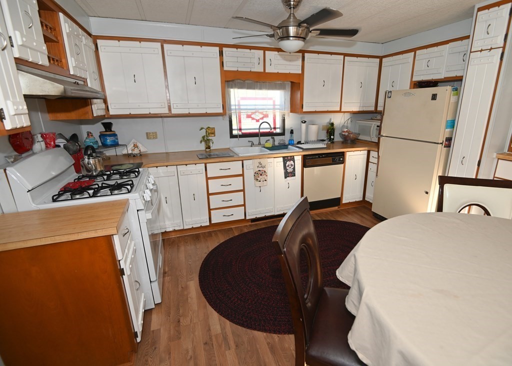 165 Monarch Drive Wareham, MA 02576 - Photo 9 of 23