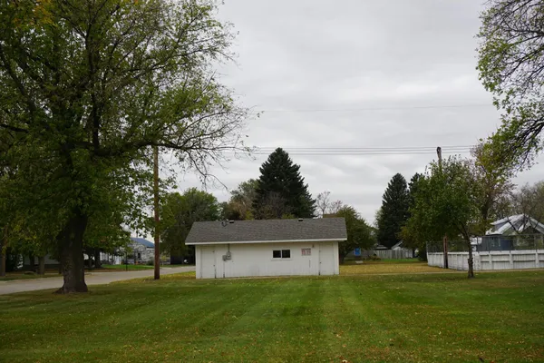 $15,000 | 615 4th Street Southeast, Barnesville, MN 56514