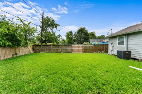 $240,000 | 7819 Fir Street, Houston, TX 77012