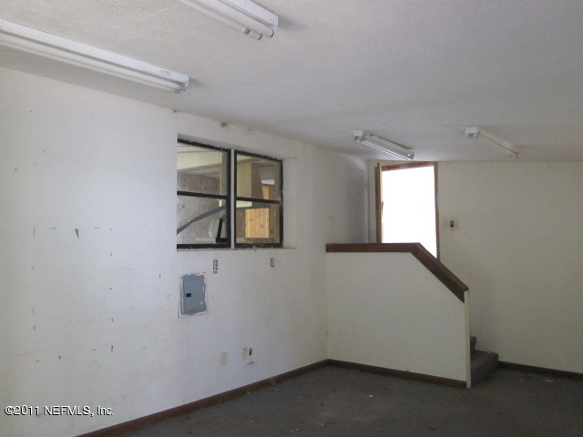 119 Rabbit Track Road Satsuma, FL 32189 - Photo 7 of 12 Entry from Back Room
