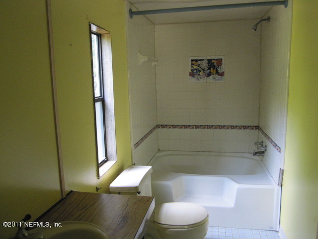 119 Rabbit Track Road Satsuma, FL 32189 - Photo 8 of 12 Second Bath