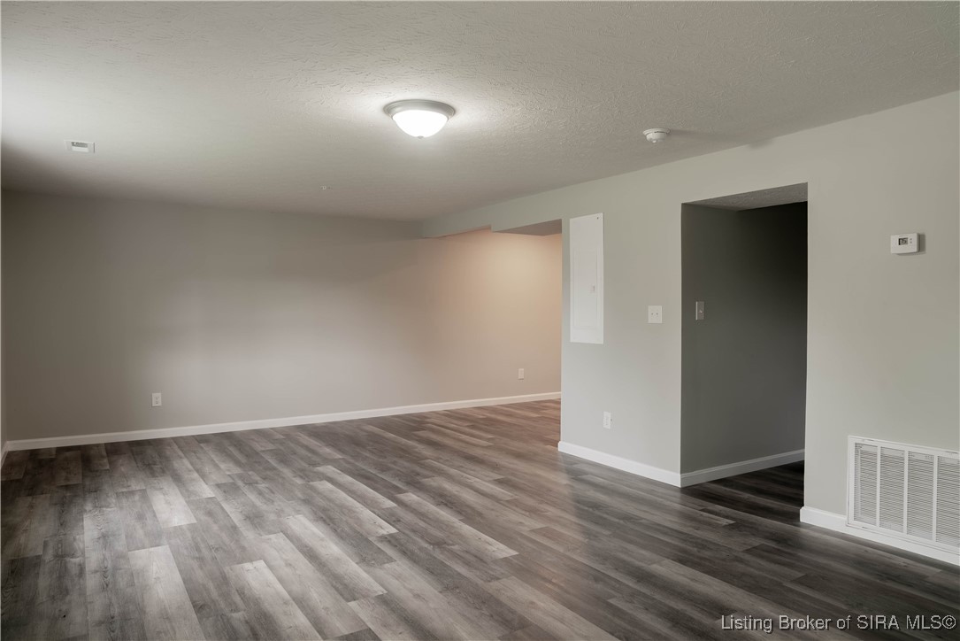 1170 North Eastern School Road Pekin, IN 47165 - Photo 3 of 10