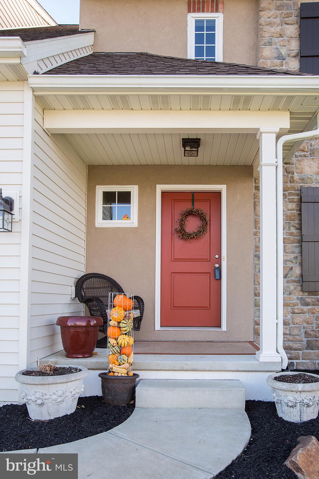 605 Frome Avenue Lititz, PA 17543 - Photo 3 of 54