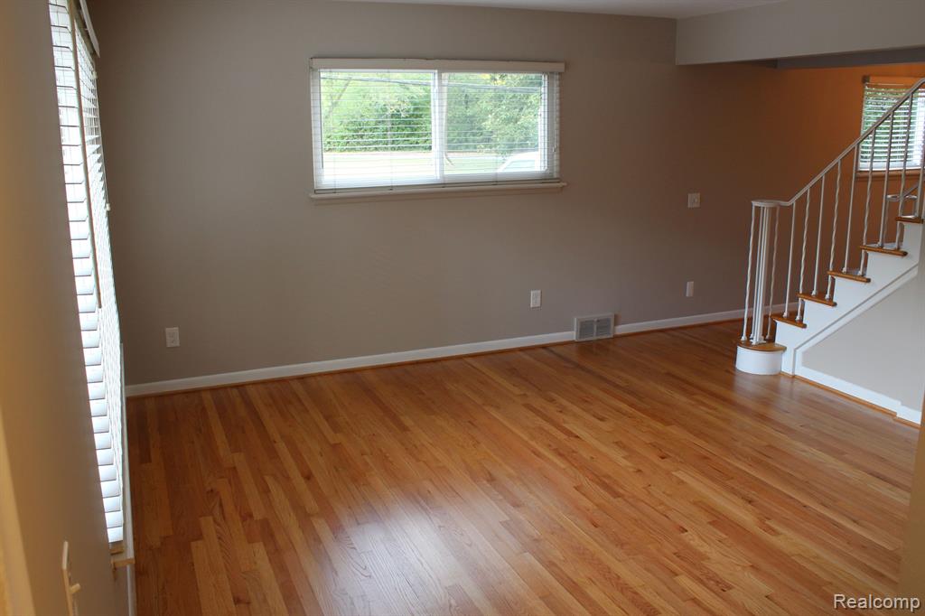 1006 Tottenham Road Birmingham, MI 48009 - Photo 16 of 50
