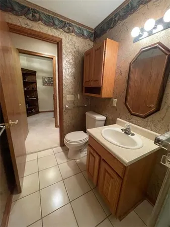 $339,900 | 1445 Winterberry Court, Unit 2B, Hermitage, PA 16148