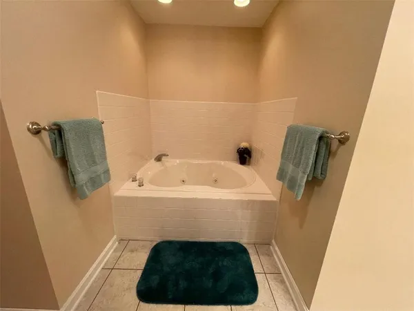 $339,900 | 1445 Winterberry Court, Unit 2B, Hermitage, PA 16148