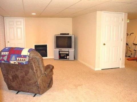 1571 West Valley Road Adrian, MI 49221 - Photo 7 of 9 919592-6.JPG