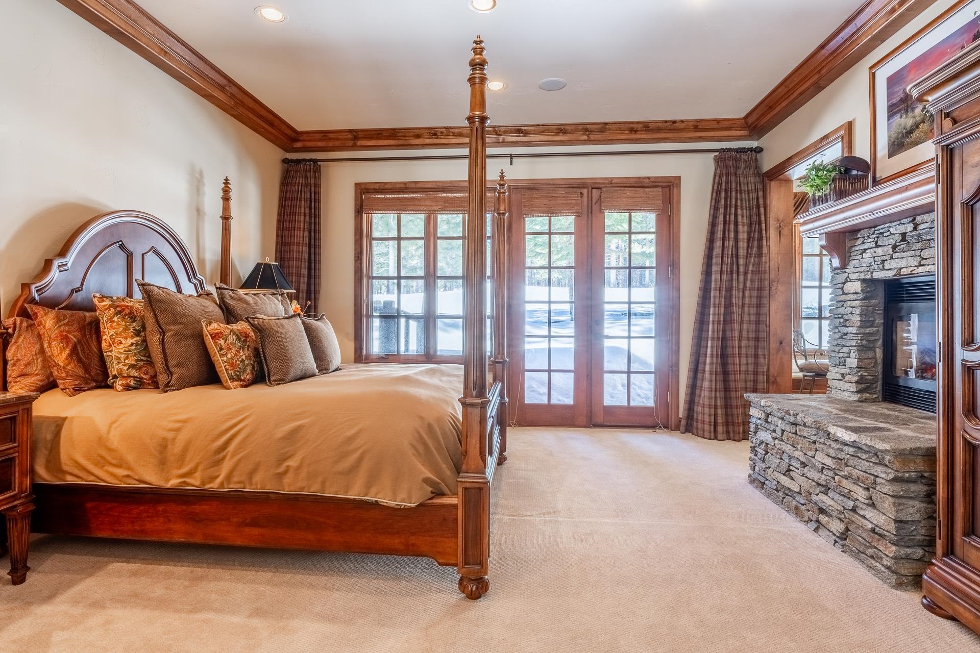 105 Northstar Circle Mammoth Lakes, CA 93546 - Photo 20 of 49 a bedroom with a bed and a window