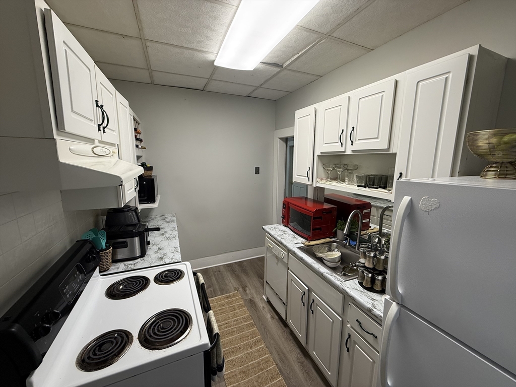 719 Main Street Clinton, MA 01510 - Photo 27 of 32