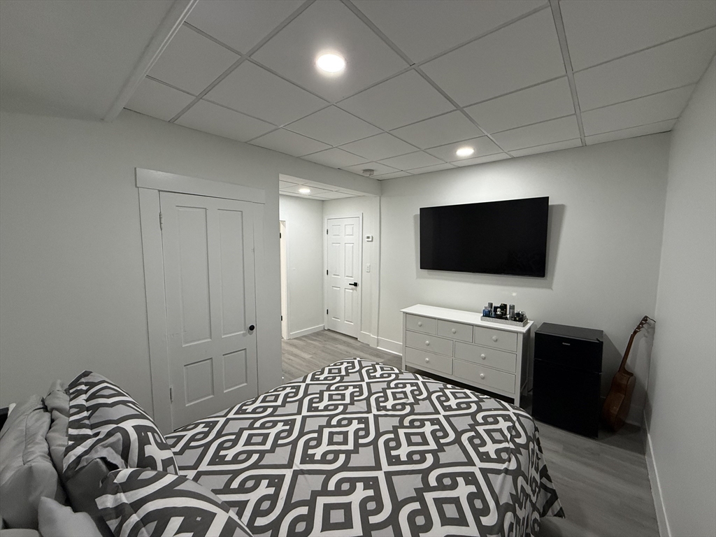 719 Main Street Clinton, MA 01510 - Photo 4 of 32