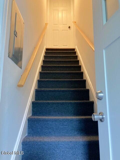 4 Katherine Road, Unit 4B Colonie, NY 12205 - Photo 12 of 15 IMG_2006_new