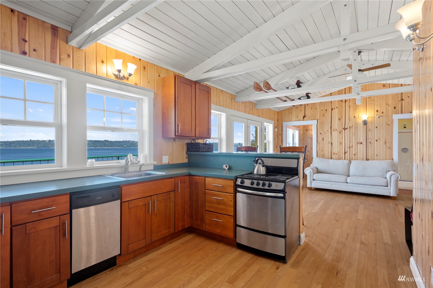 4224 Southwest Luana Beach Road Vashon, WA 98070 - Photo 3 of 27