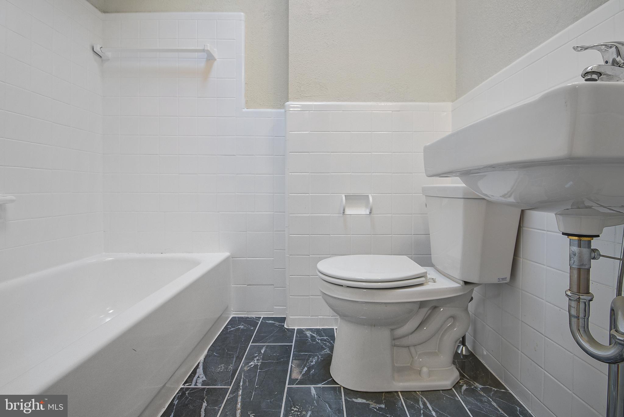 505 Stratford Road Glenolden, PA 19036 - Photo 9 of 15 Full bathroom