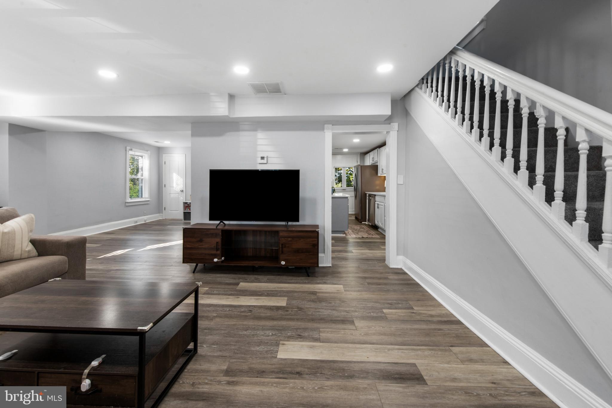 704 Old Baltimore Road Westminster, MD 21157 - Photo 10 of 32 Living room