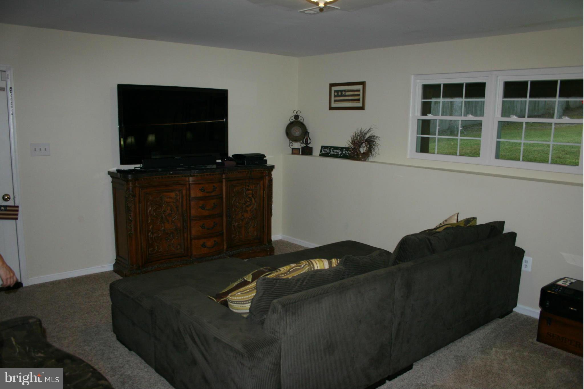 8 Myrtle Road Fredericksburg, VA 22405 - Photo 16 of 23 Family Room