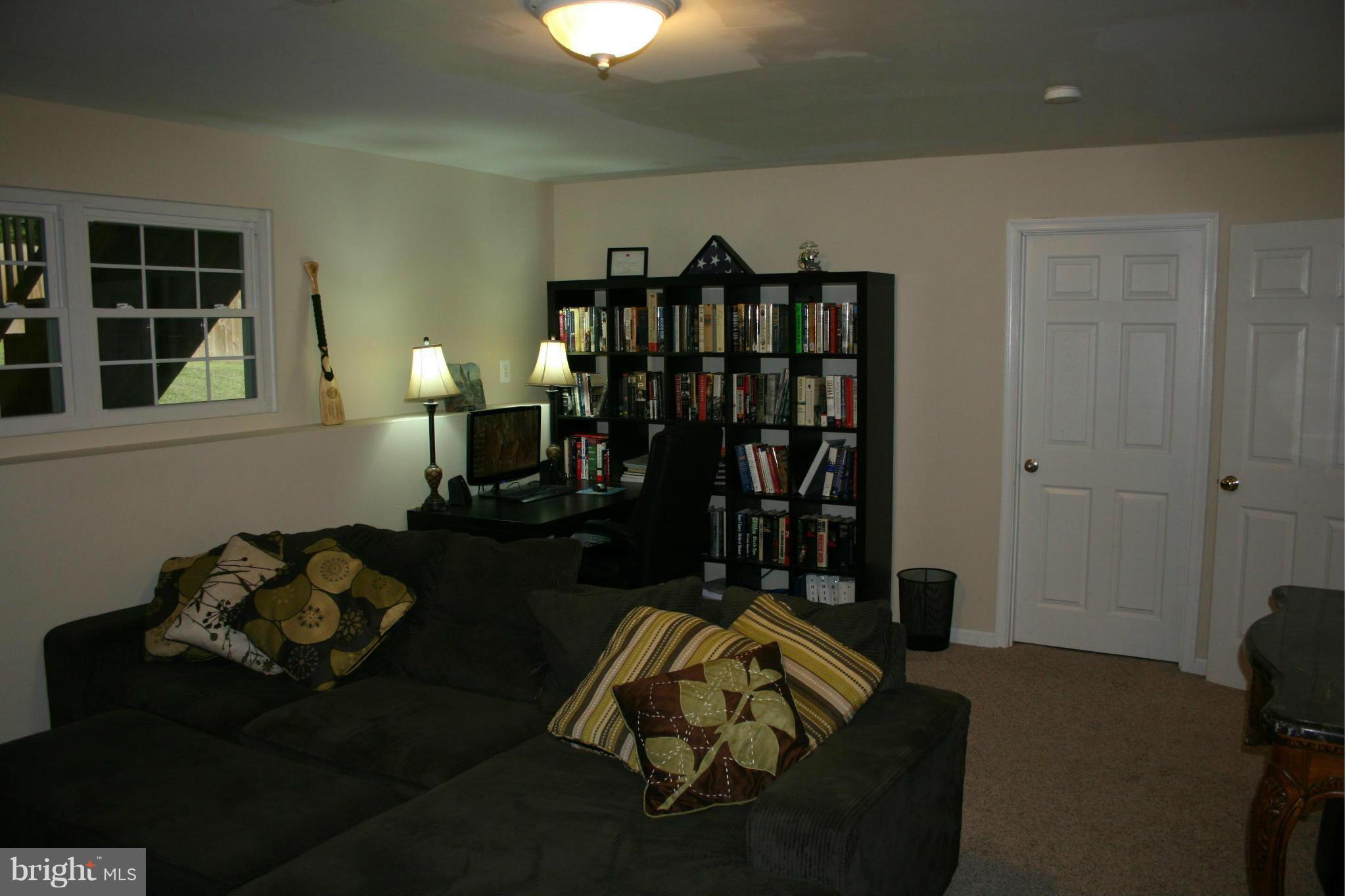 8 Myrtle Road Fredericksburg, VA 22405 - Photo 17 of 23 Family Room
