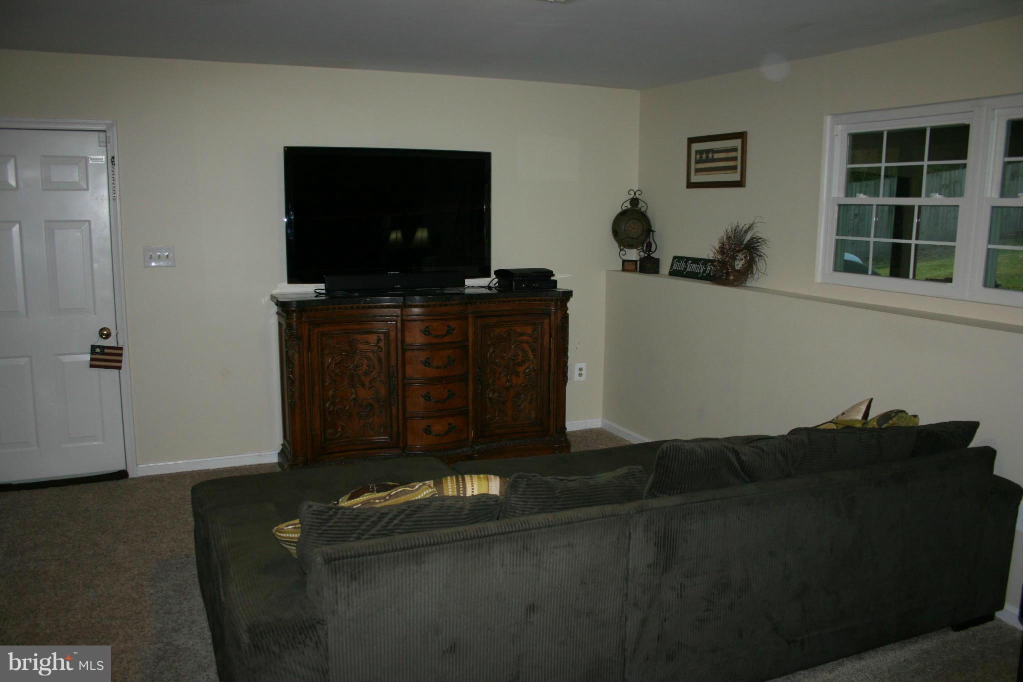 8 Myrtle Road Fredericksburg, VA 22405 - Photo 18 of 23 Family Room