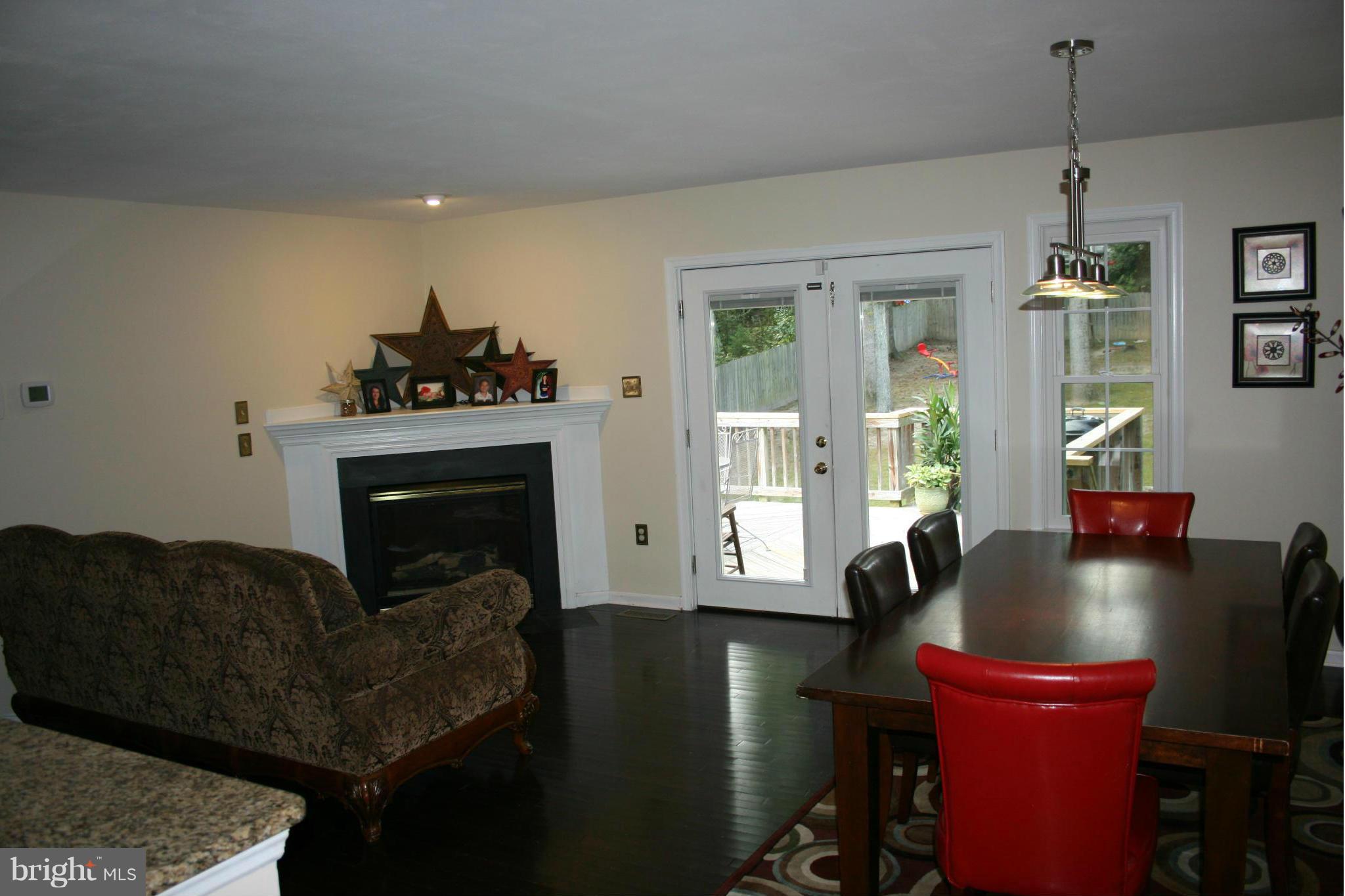 8 Myrtle Road Fredericksburg, VA 22405 - Photo 8 of 23 Living Room