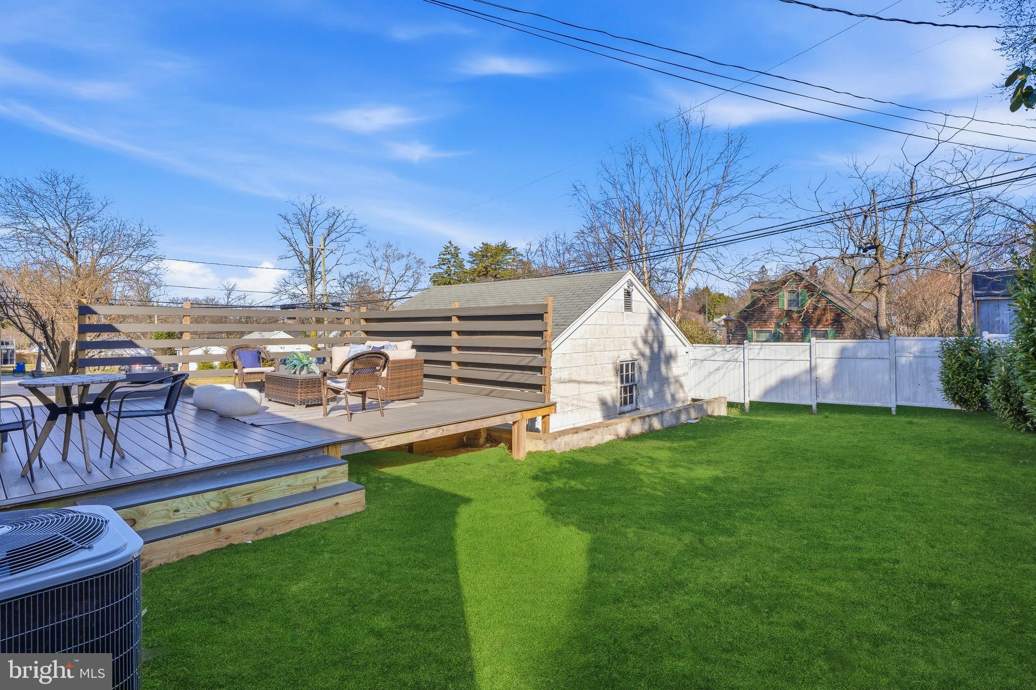 500 Hillen Road Towson, MD 21286 - Photo 37 of 42 a view of a backyard with plants and outdoor seating