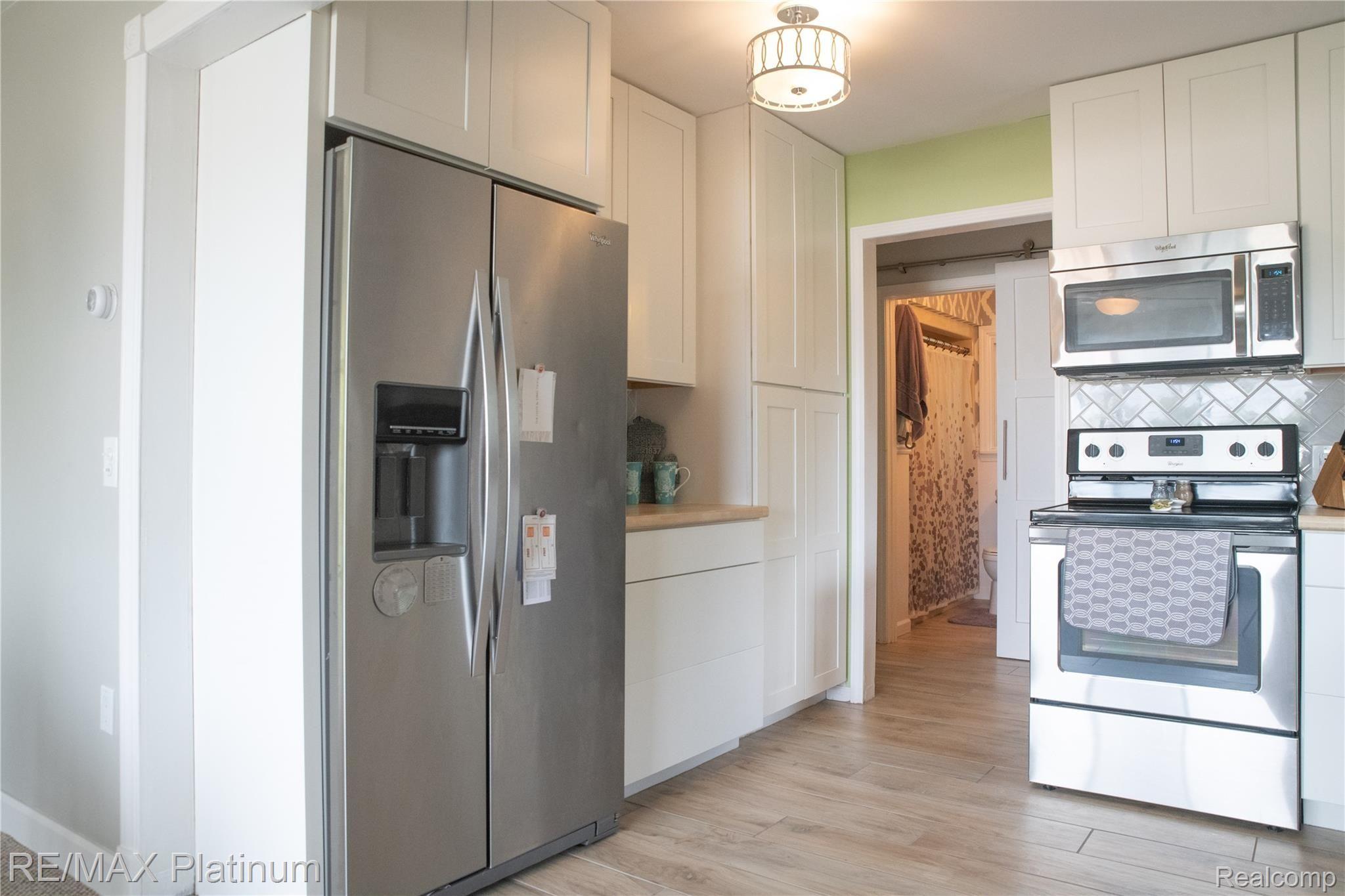 1333 Brighton Lake Road Brighton, MI 48116 - Photo 5 of 12 Kitchen