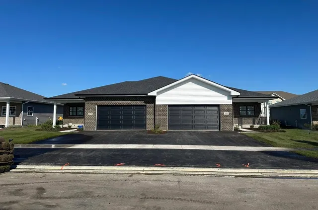 $395,000 | 2037 Isabella Lane, Minooka, IL 60447