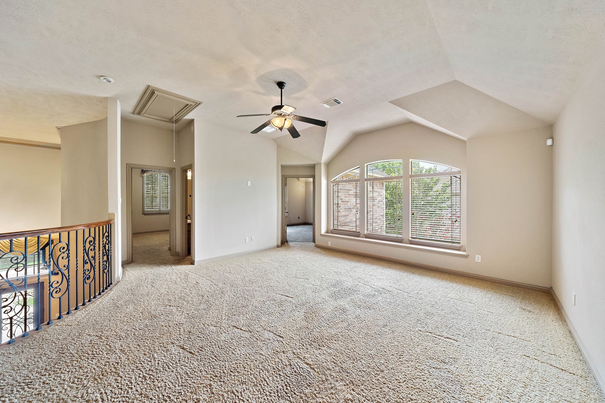 10015 Cinco Ridge Drive Katy, TX 77494 - Photo 10 of 17 a view of n empty room with a window