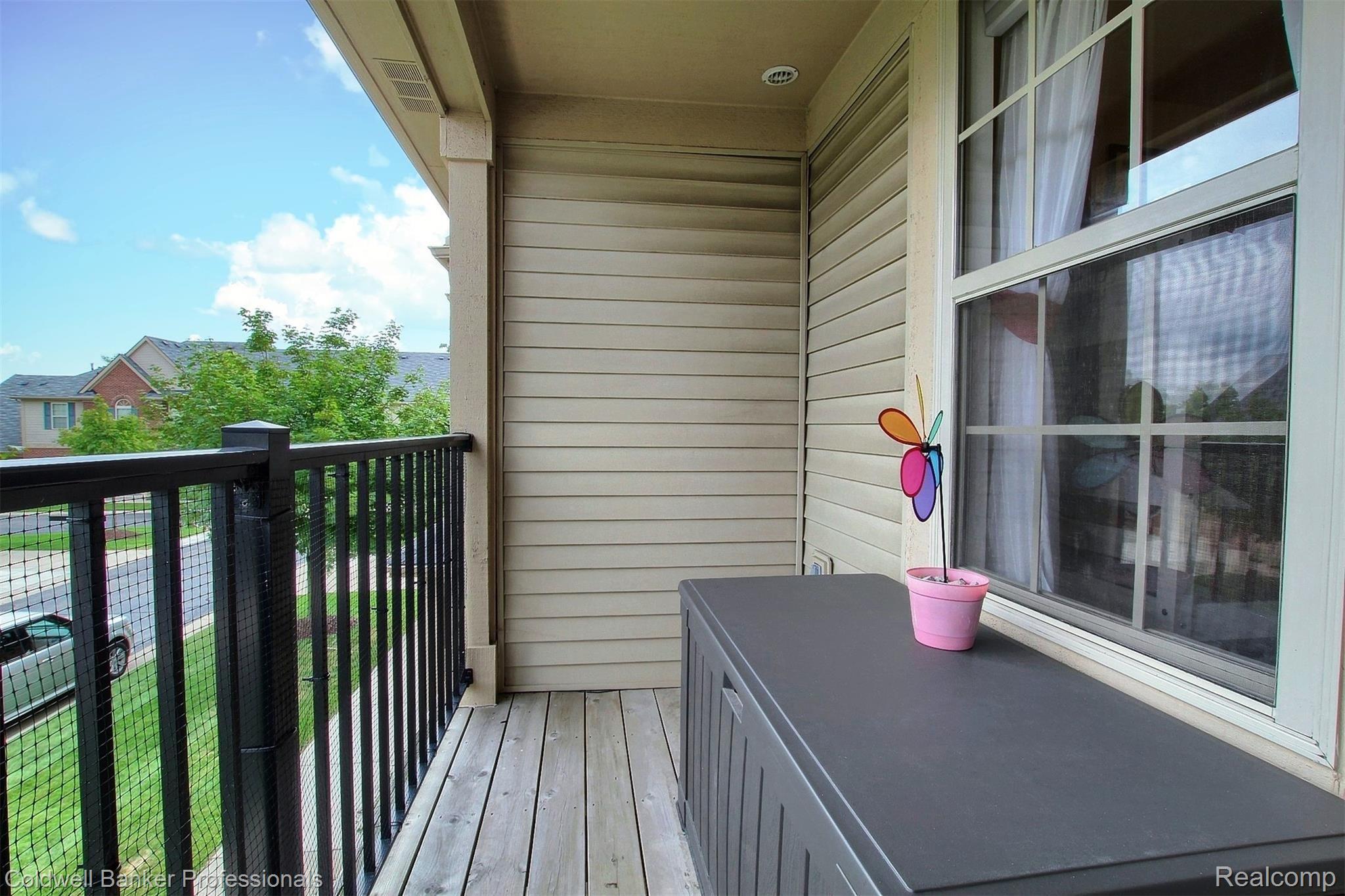 11830 Farmington Road Livonia, MI 48150 - Photo 25 of 26 Private balcony