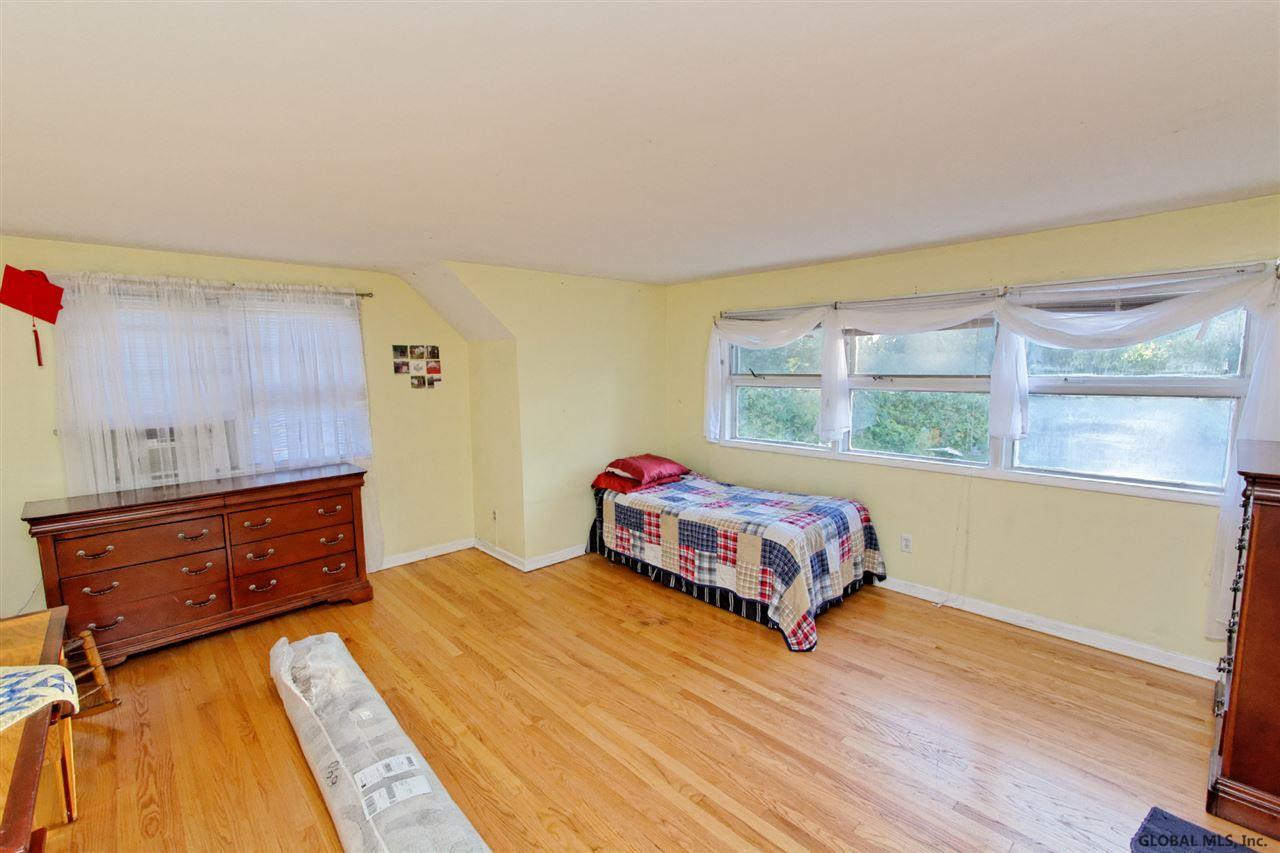 940 Pearse Road Niskayuna, NY 12309 - Photo 16 of 25 Photo 16