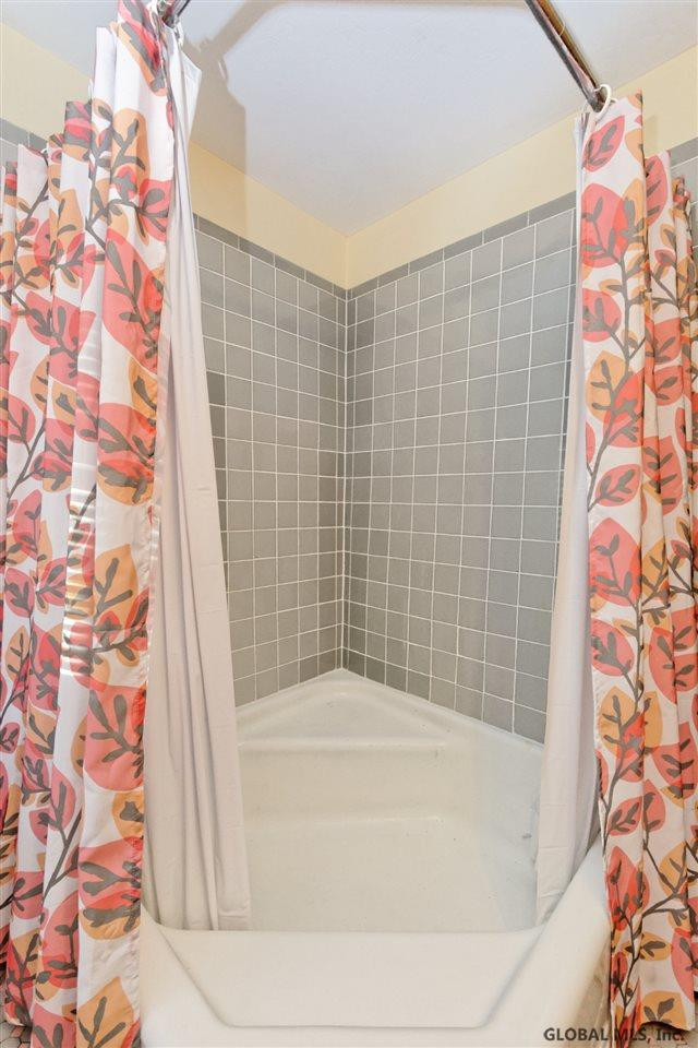 940 Pearse Road Niskayuna, NY 12309 - Photo 17 of 25 Photo 17