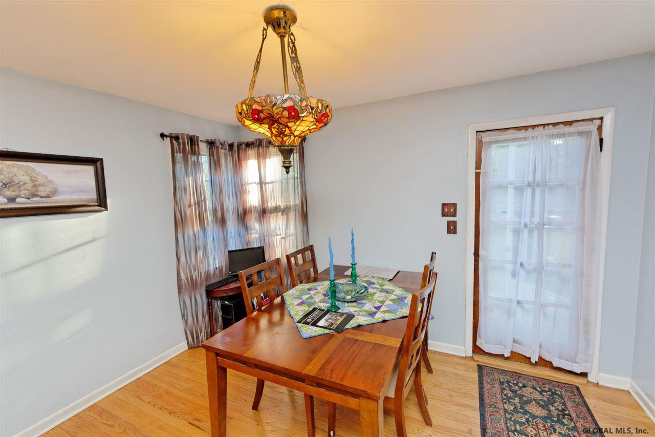 940 Pearse Road Niskayuna, NY 12309 - Photo 5 of 25 Photo 5