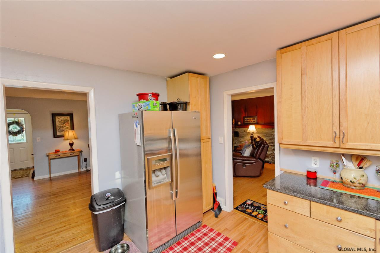 940 Pearse Road Niskayuna, NY 12309 - Photo 8 of 25 Photo 8