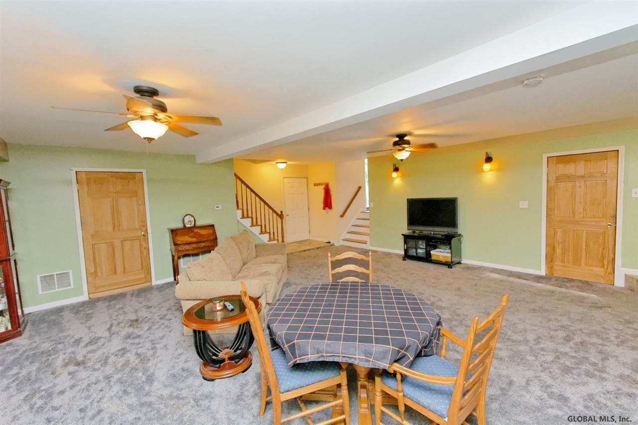 940 Pearse Road Niskayuna, NY 12309 - Photo 10 of 25 Photo 10