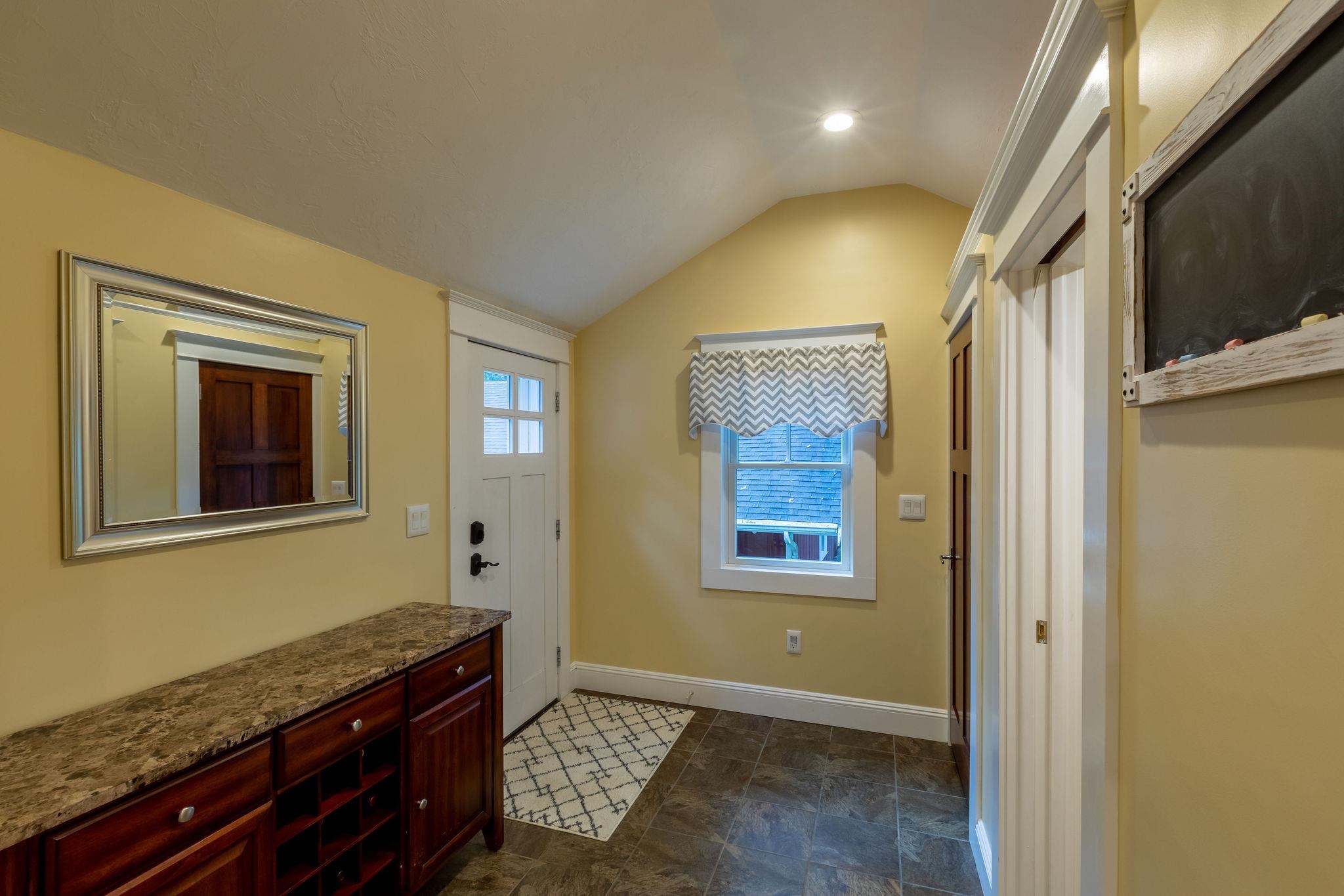 124 Bluff Street Salem, NH 03079 - Photo 6 of 38 Gallery Image 6