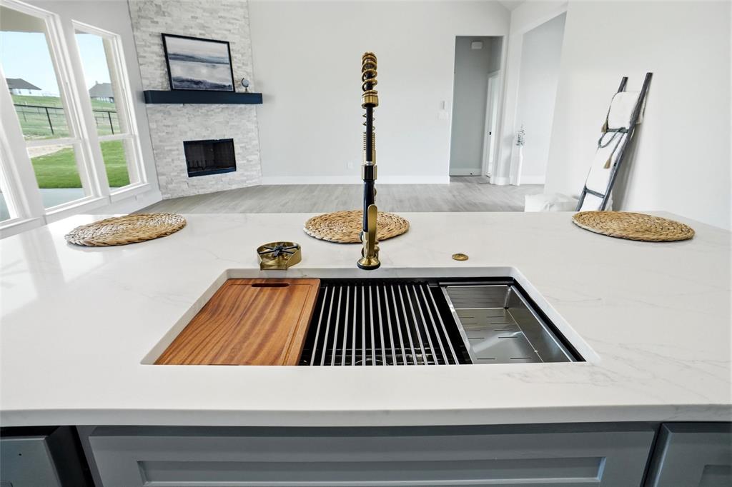 3005 Westfork Way Springtown, TX 76082 - Photo 14 of 39 Working Kitchen Sink!