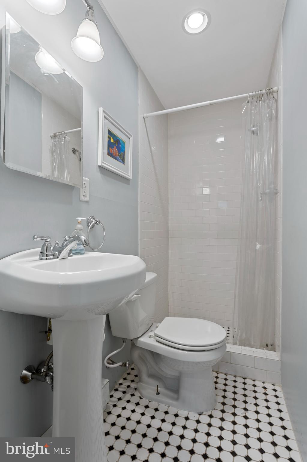 1812 Manor Road Havertown, PA 19083 - Photo 12 of 27