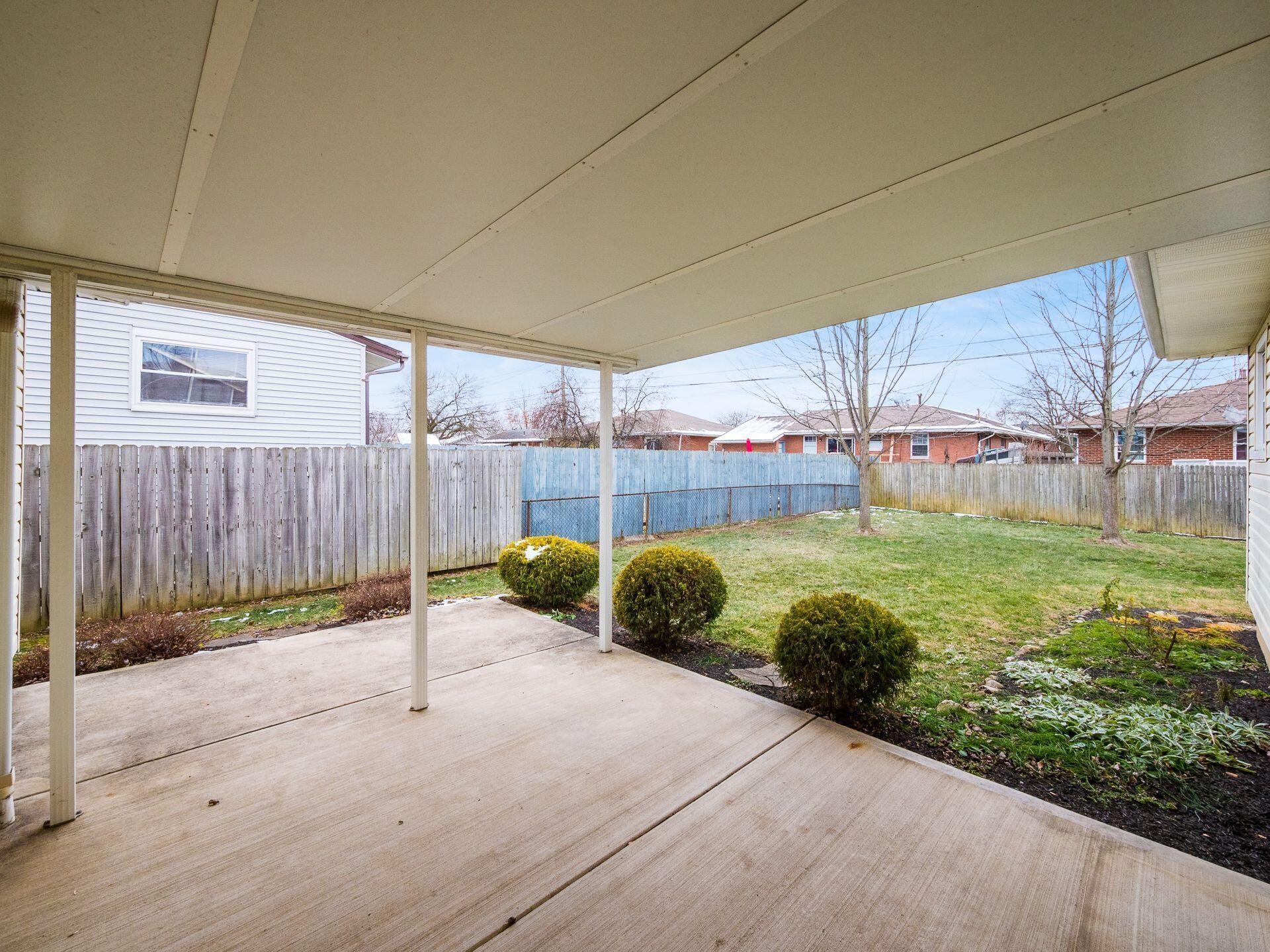 771 Brixham Road Columbus, OH 43204 - Photo 31 of 34 Covered patio-1