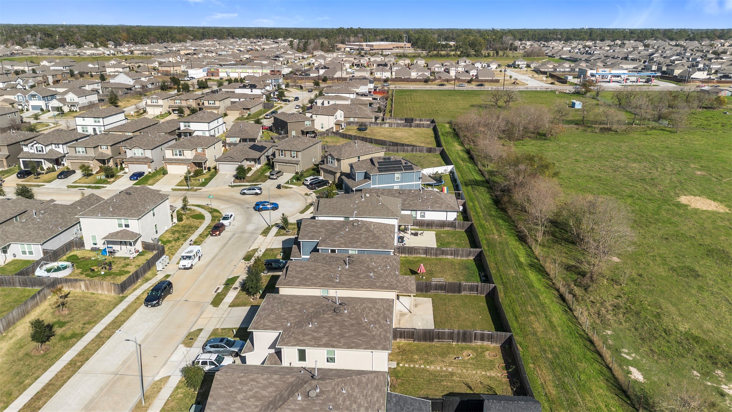 4611 Prairie Chase Drive Houston, TX 77069 - Photo 39 of 44 an aerial view of residential houses with outdoor space