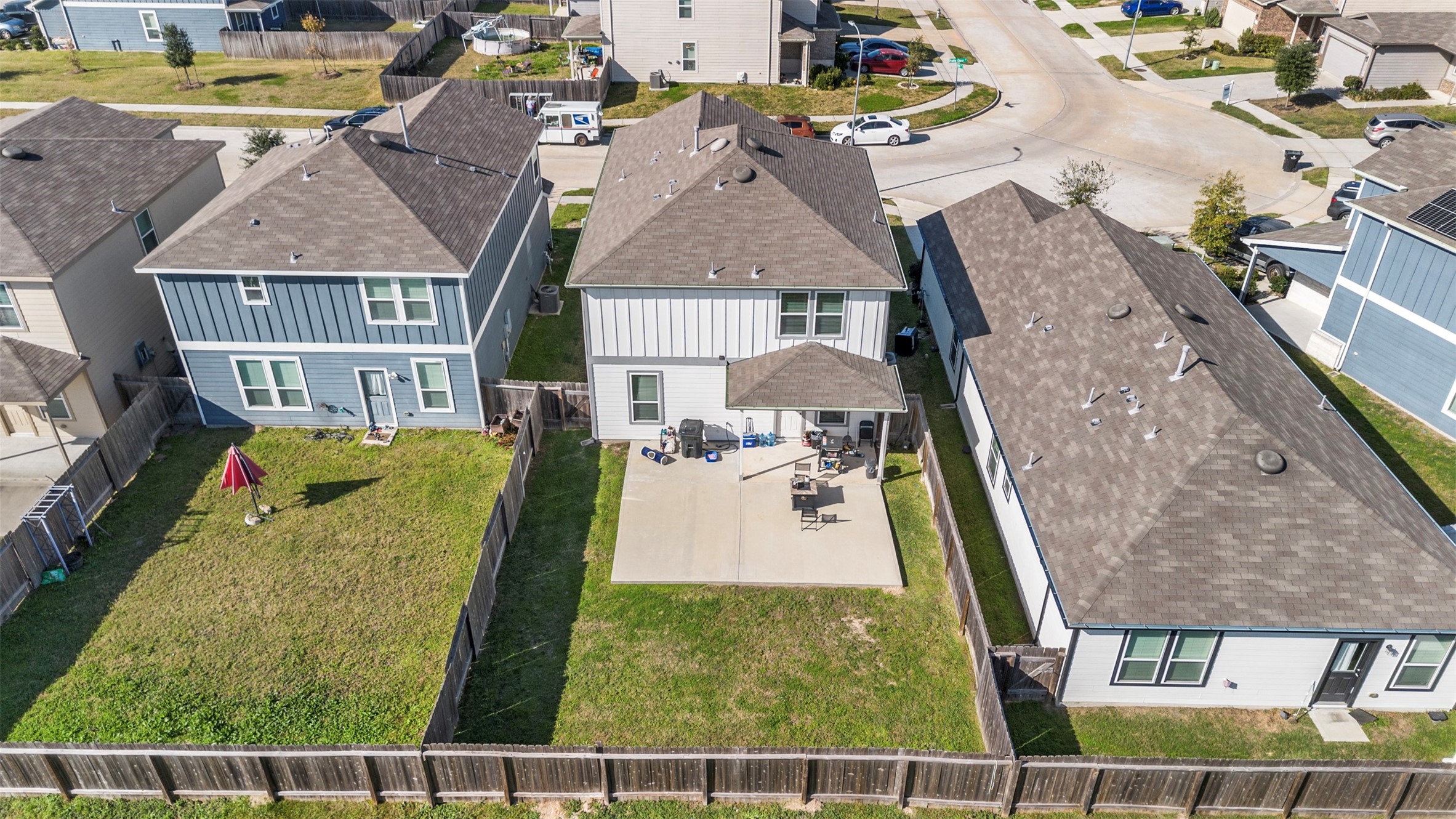 4611 Prairie Chase Drive Houston, TX 77069 - Photo 40 of 44 swimming pool view with a outdoor space