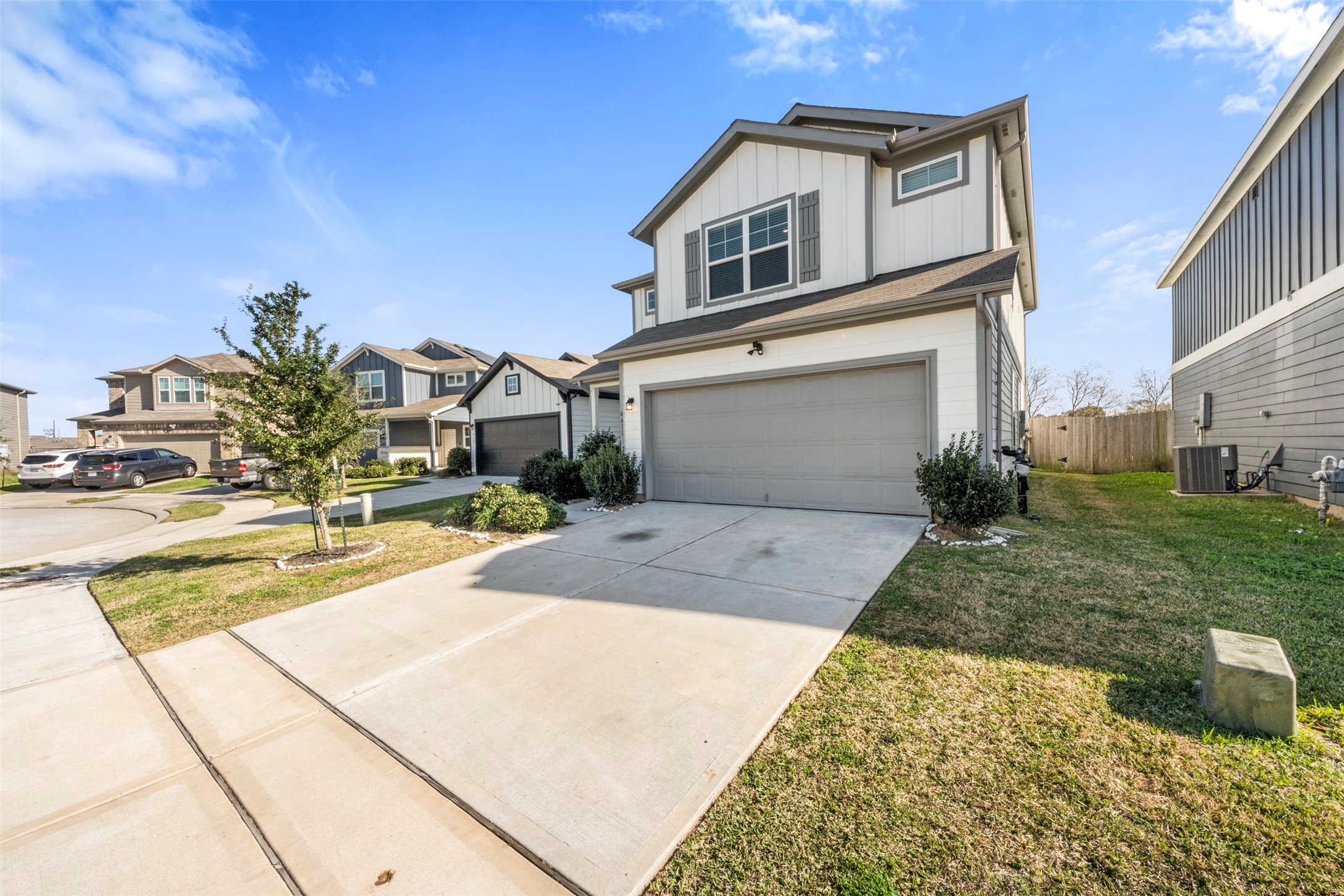 4611 Prairie Chase Drive Houston, TX 77069 - Photo 41 of 44 a front view of a house with a yard