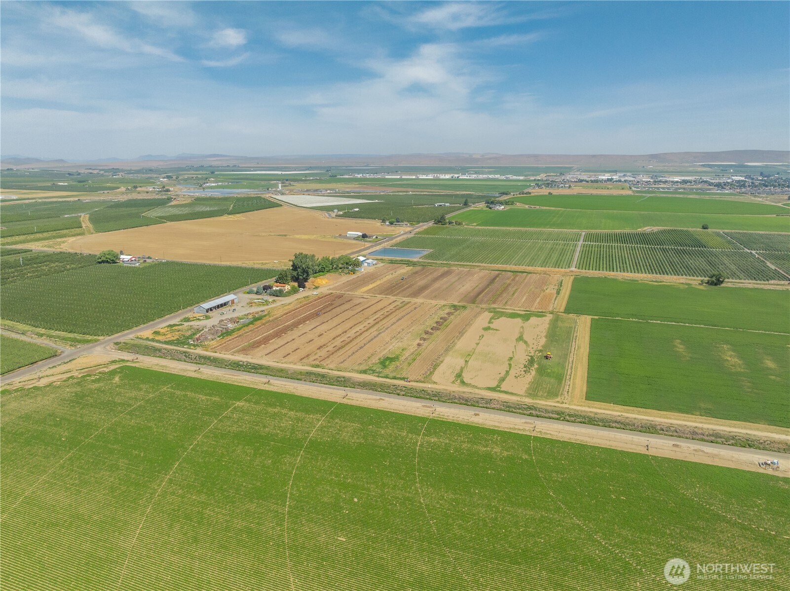 7865 Rd R Northwest Quincy, WA 98848 - Photo 14 of 31 a view of an outdoor space and lakeside