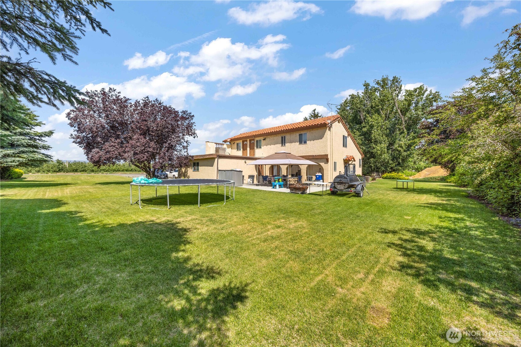 7865 Rd R Northwest Quincy, WA 98848 - Photo 18 of 31 a view of a house with a big yard