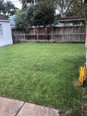 $995 | 914 East 25th Street, Unit LEFT, Houston, TX 77009