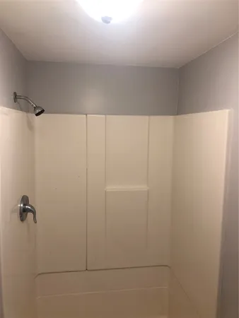 $995 | 914 East 25th Street, Unit LEFT, Houston, TX 77009