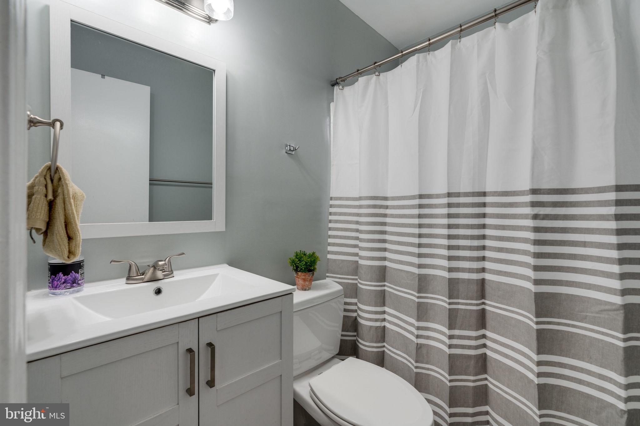 6810 Huntsman Boulevard Springfield, VA 22152 - Photo 37 of 73 Hall full bath