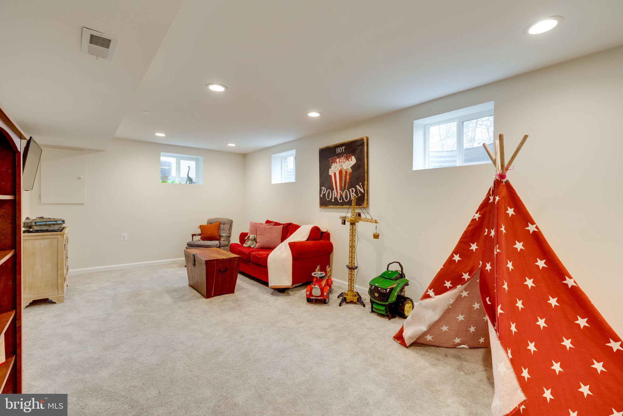 6810 Huntsman Boulevard Springfield, VA 22152 - Photo 54 of 73 great to play