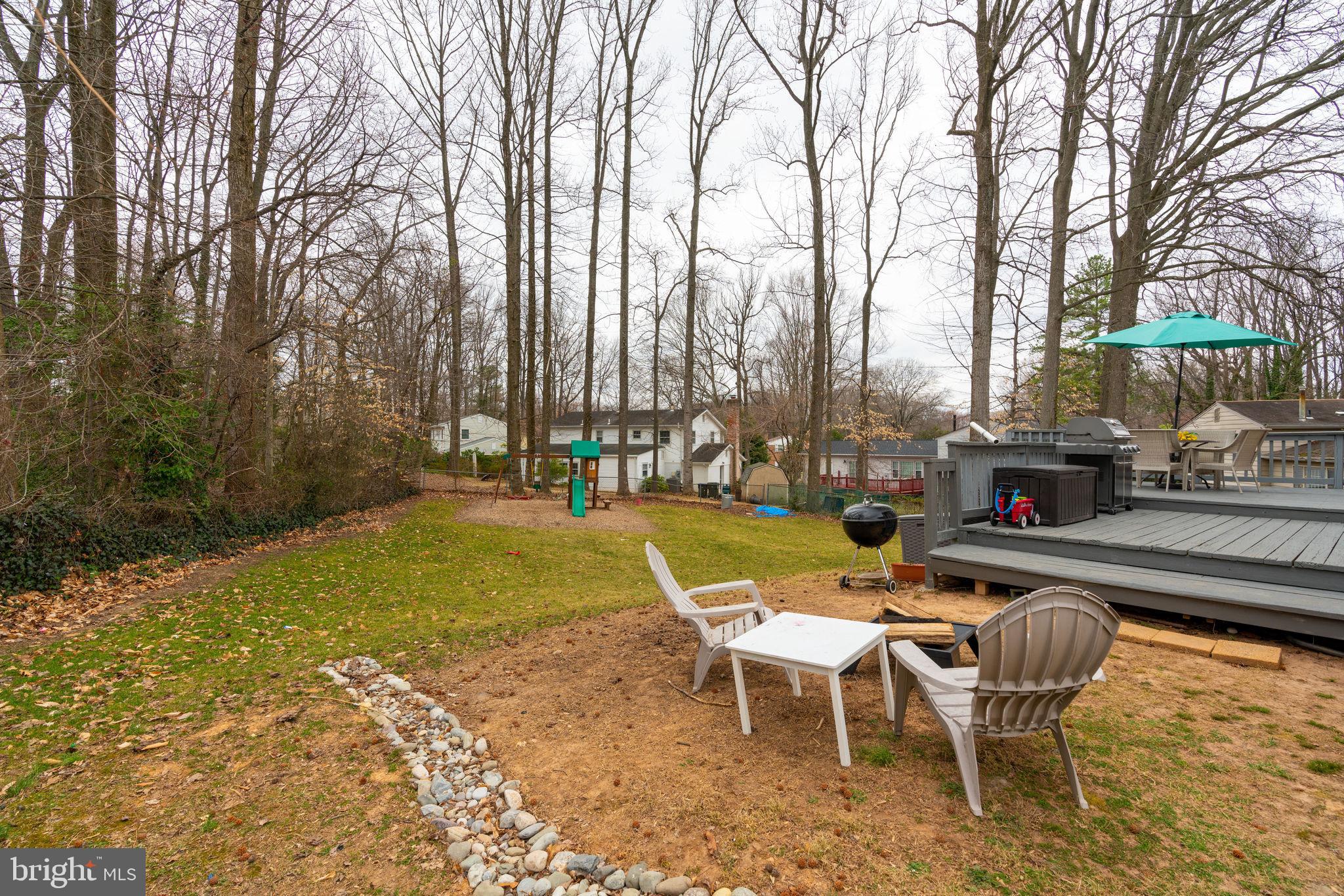 6810 Huntsman Boulevard Springfield, VA 22152 - Photo 59 of 73 large back yard
